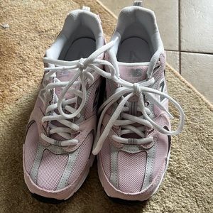 Men’s 6 pink new balance 530